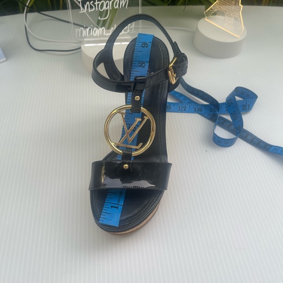 LOUIS VUITTON WEDGE LOGO - Picture 7 of 14